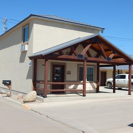 Winterton Suites Williston Exteriör bild