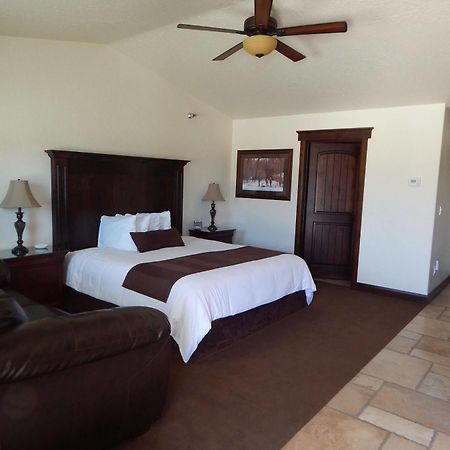 Winterton Suites Williston Exteriör bild