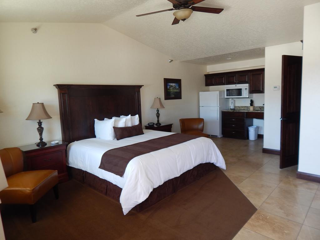 Winterton Suites Williston Exteriör bild