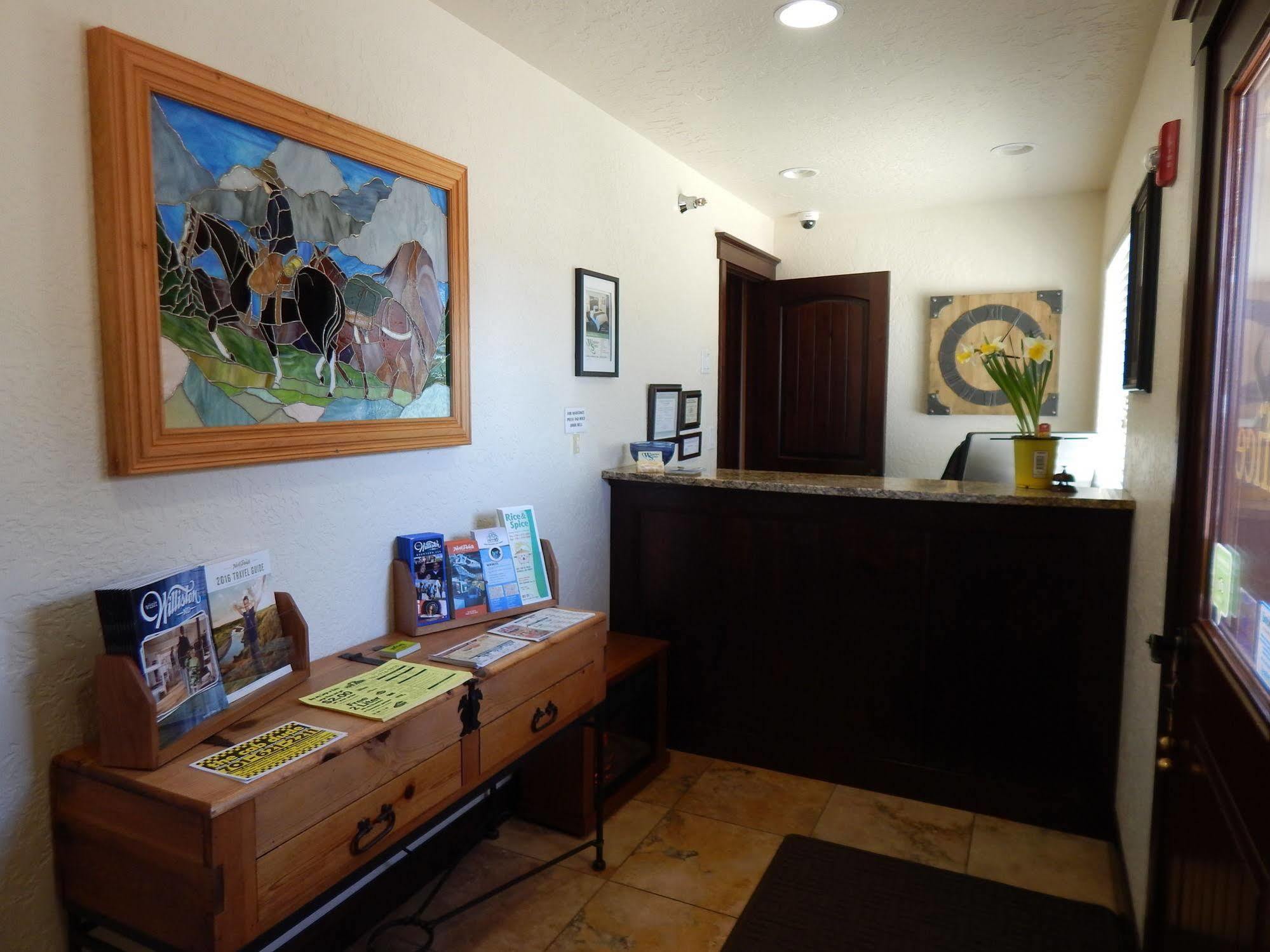 Winterton Suites Williston Exteriör bild