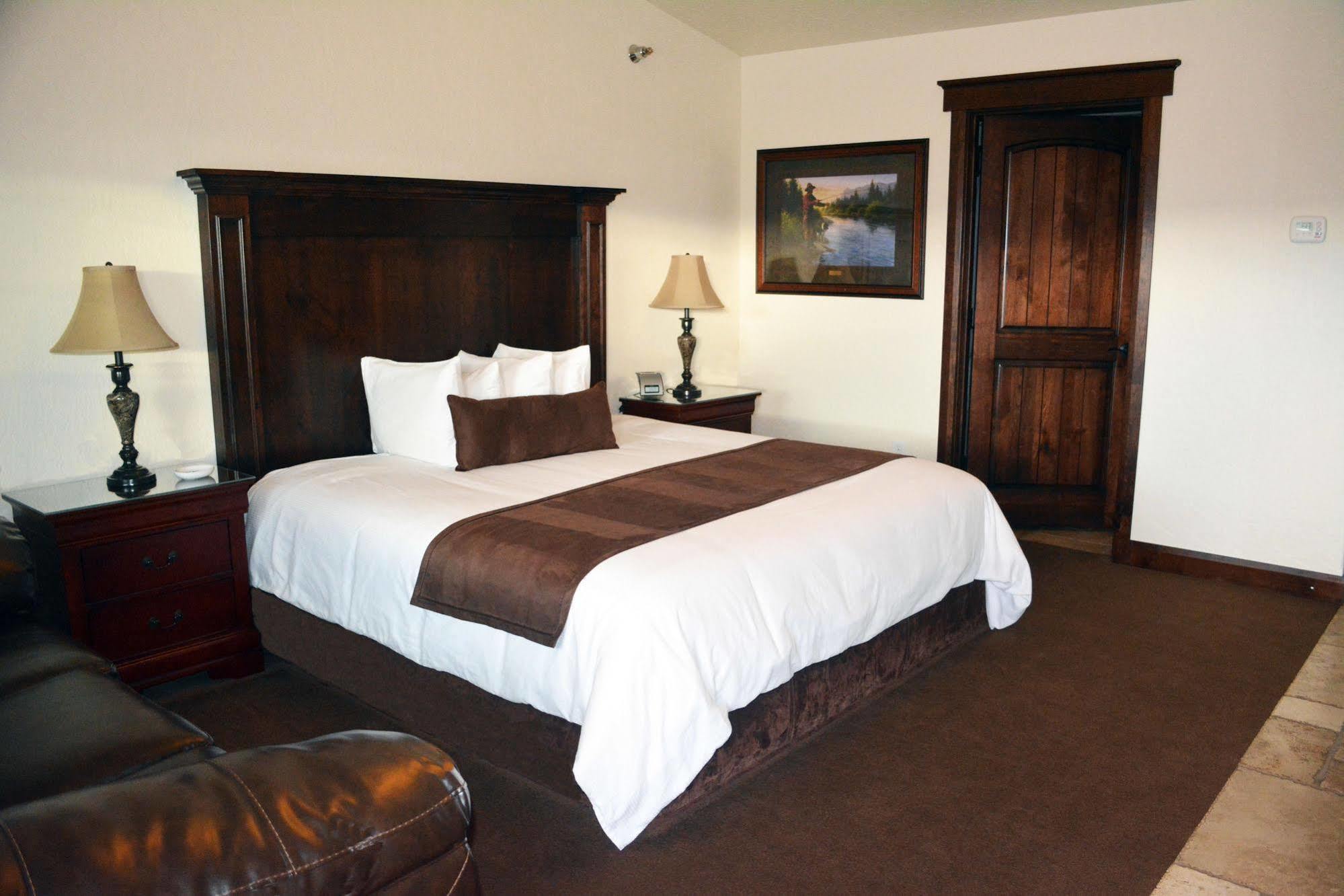 Winterton Suites Williston Exteriör bild